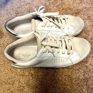 Steve Madden Rezza White Sz 9.5 GUC